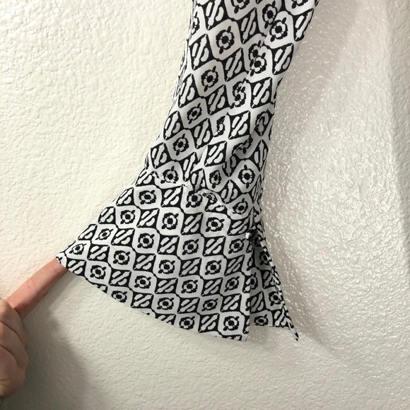 Pleione Flare Sleeve Flowy Top - Picture 2 of 5